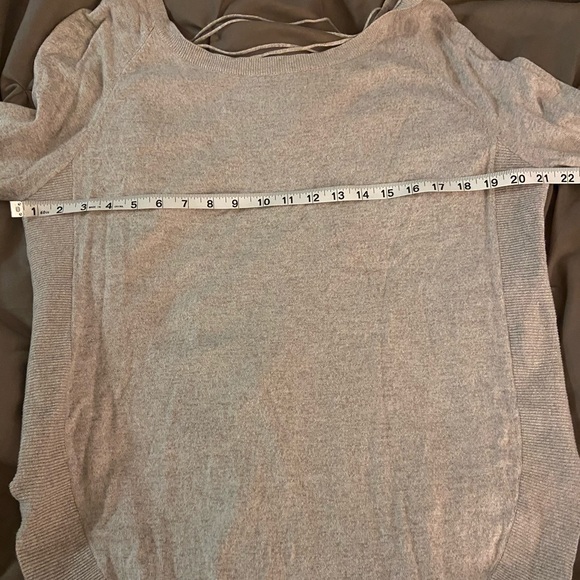 Express Sweater - Picture 3 of 4